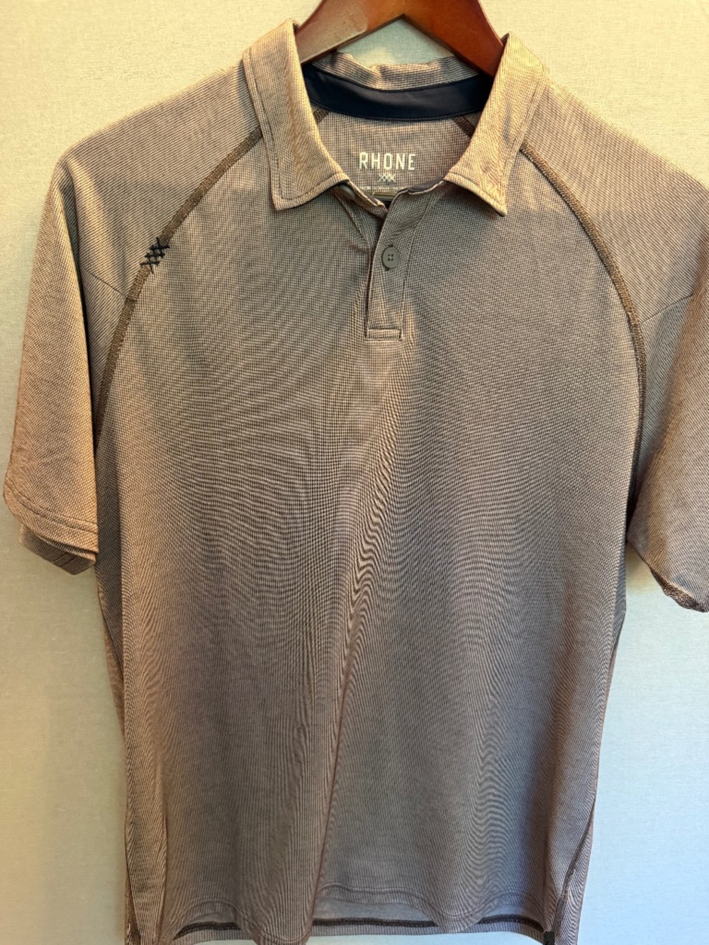Rhone Menโs Performance Polo Shirt Gray Maroon Micro Stripe Size M